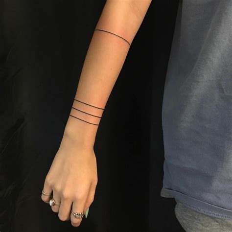 armbändchen tattoo